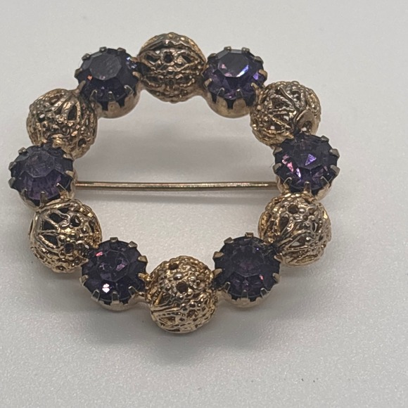 Jewelry - Vintage Gold Tone Brooch Purple Rhinestone Wreath Pin Vintage Ornate Festive
